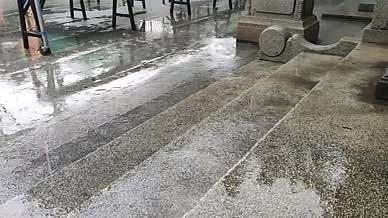祖庙雨水拍摄旅行雨天视频的预览图